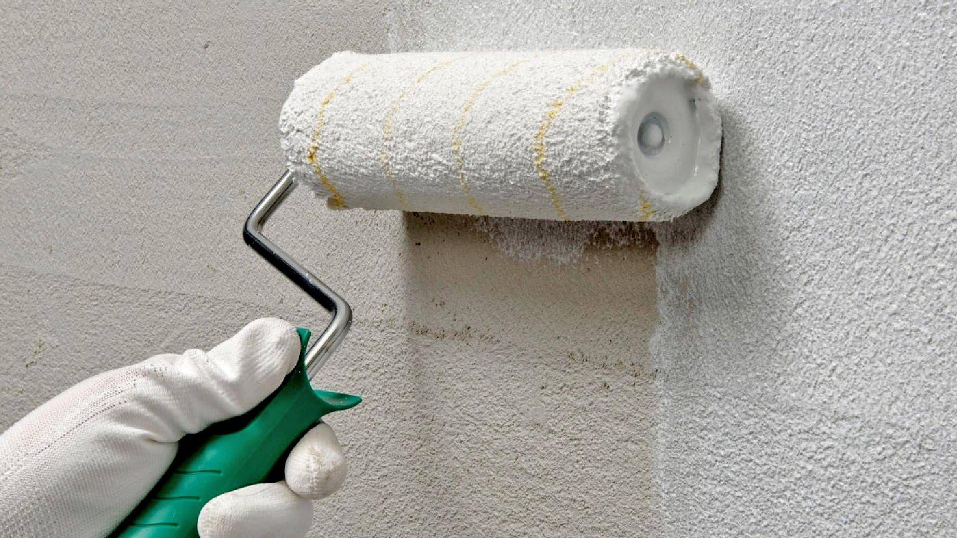 Грунтование стен перед нанесение декоративной штукатурки